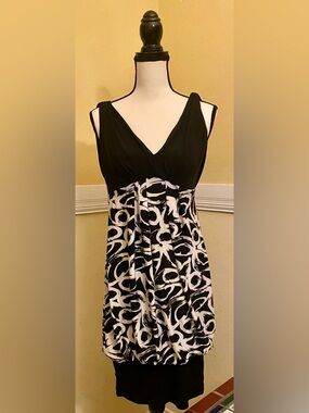 AA STUDIO Black & White V-Neck Bubble Hem Midi Dress